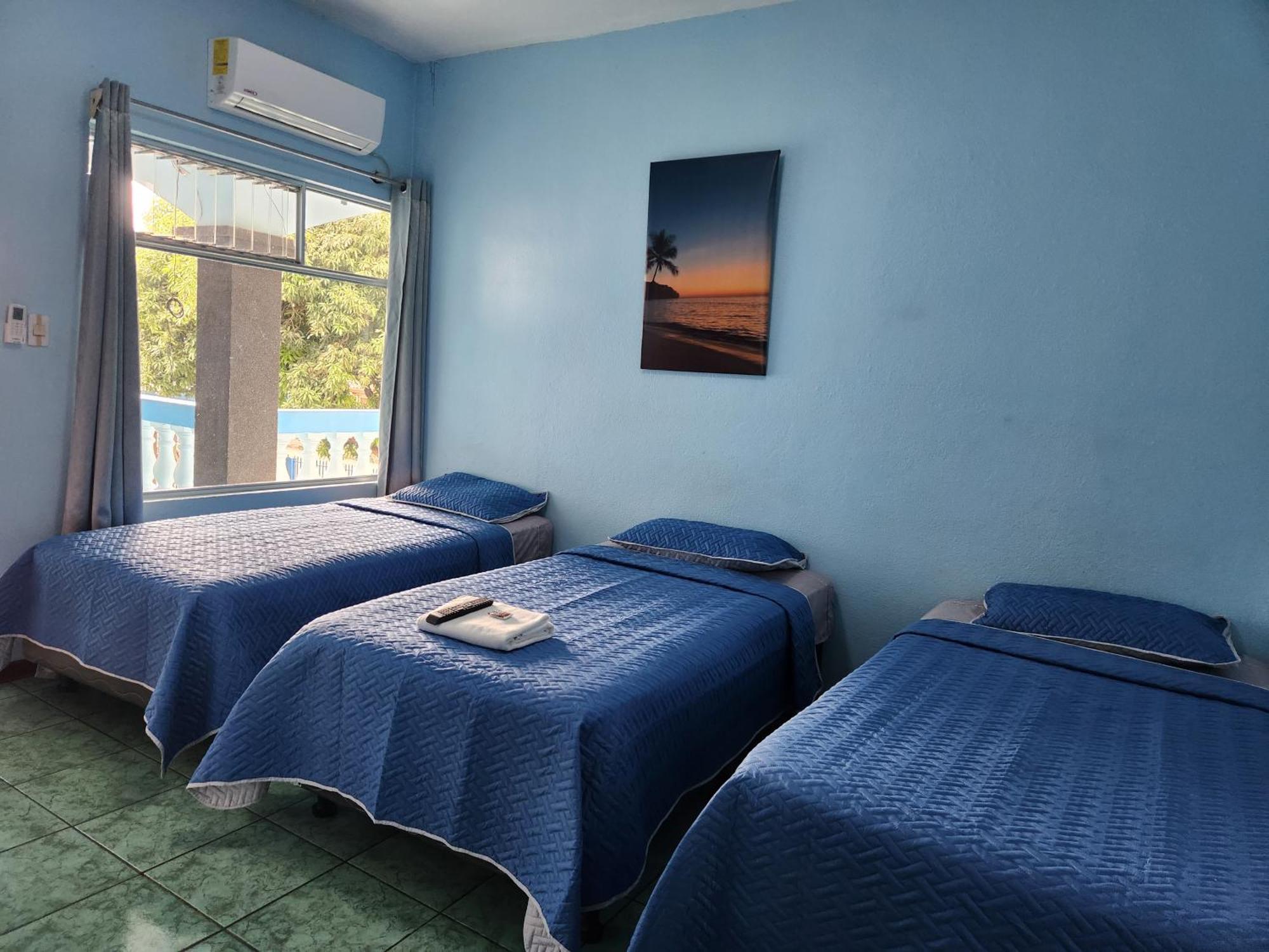Hotel Y Restaurante El Marino Санта Круз Екстериор снимка